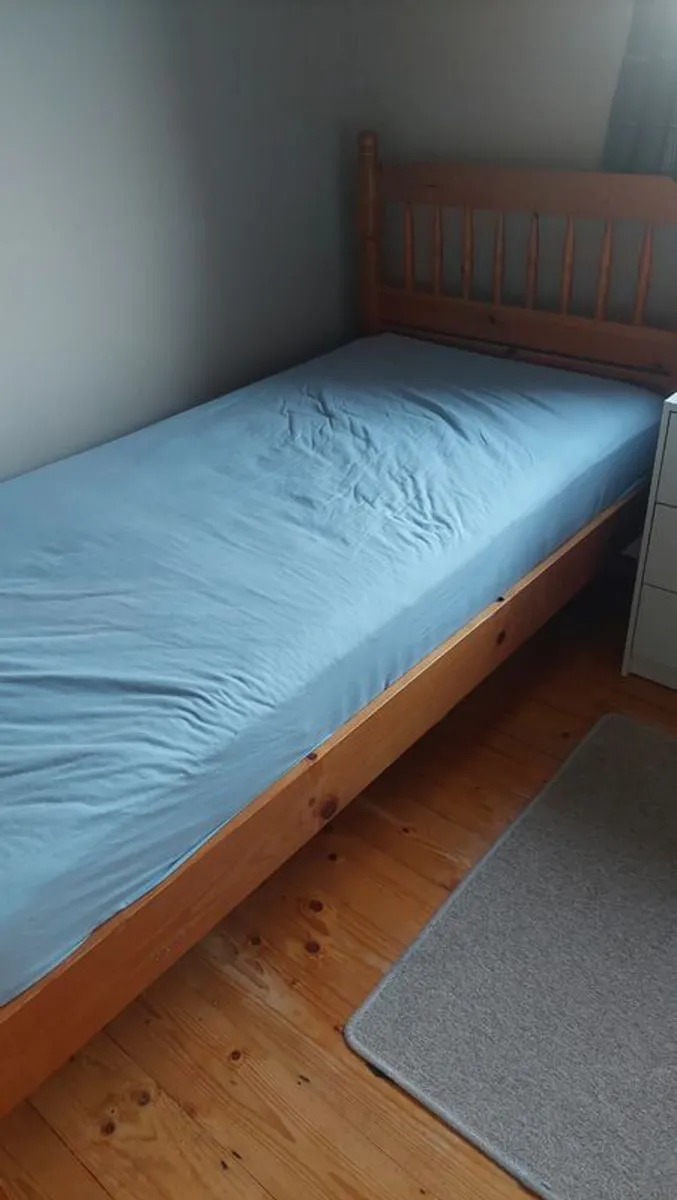 Wooden single bed frame and mattress - Image 1