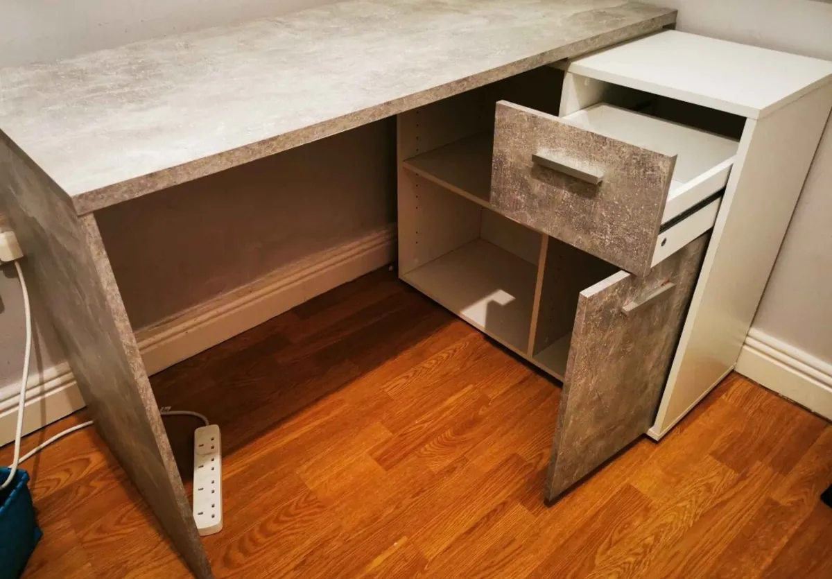 Corner Desk - Image 2