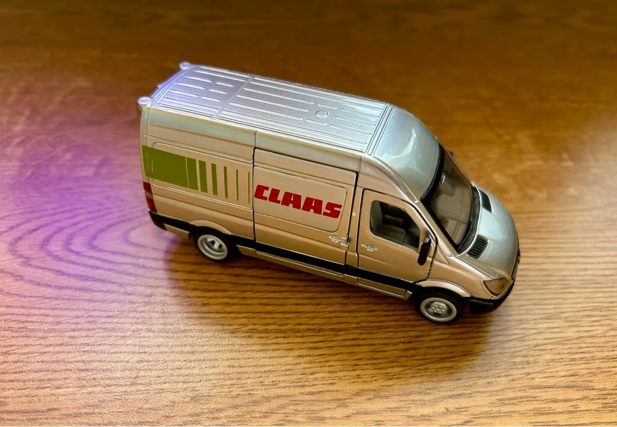 Siku Claas Mercedes Van model scale 1:50 - Image 1