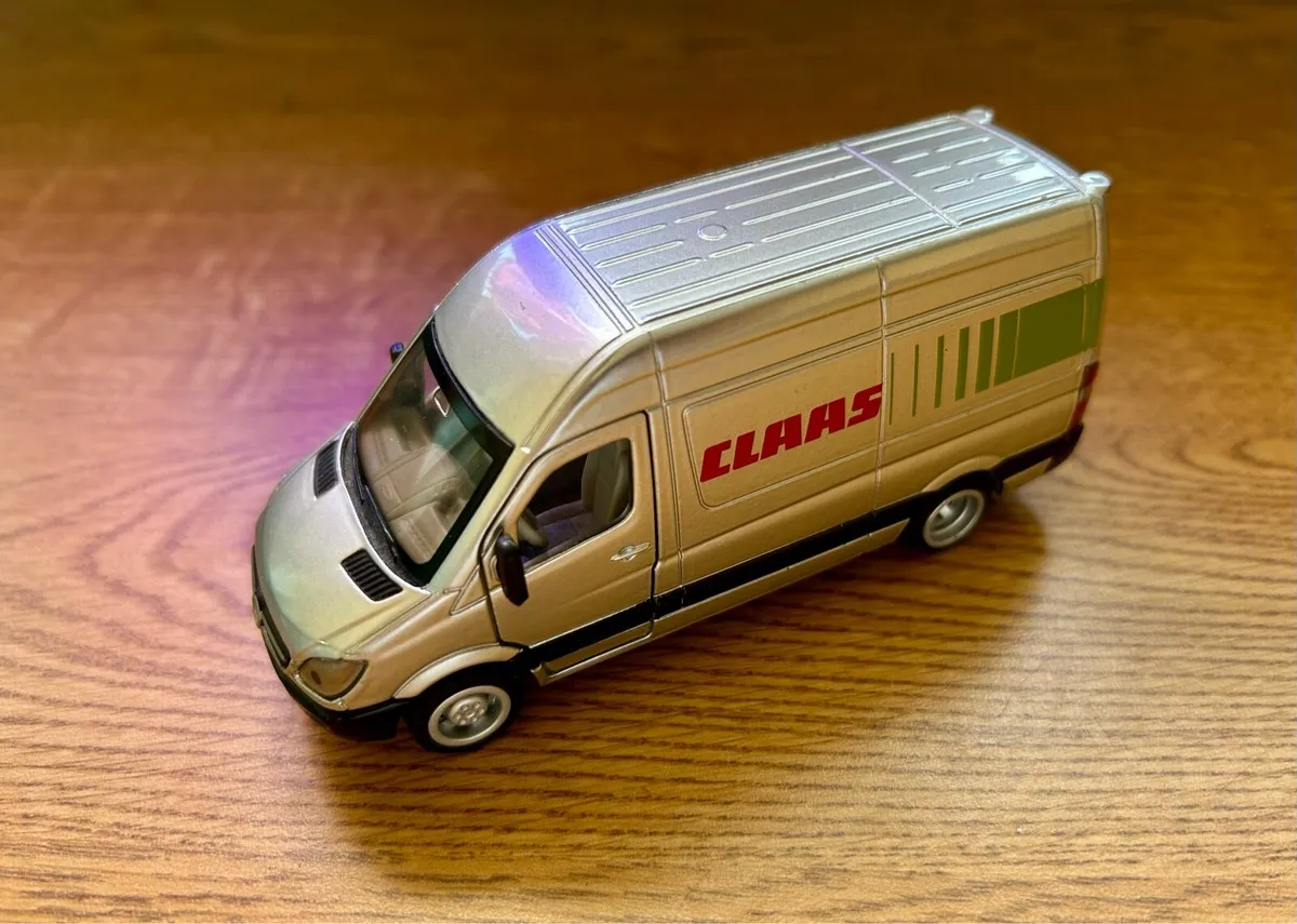 Siku Claas Mercedes Van model scale 1:50 - Image 2