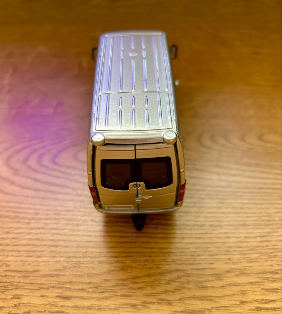 Siku Claas Mercedes Van model scale 1:50 - Image 3