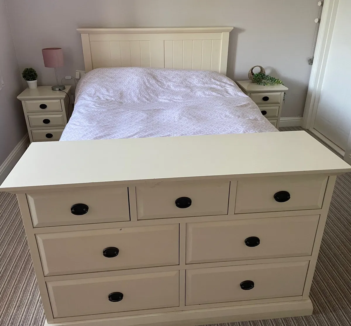 Bedroom furniture - Image 2