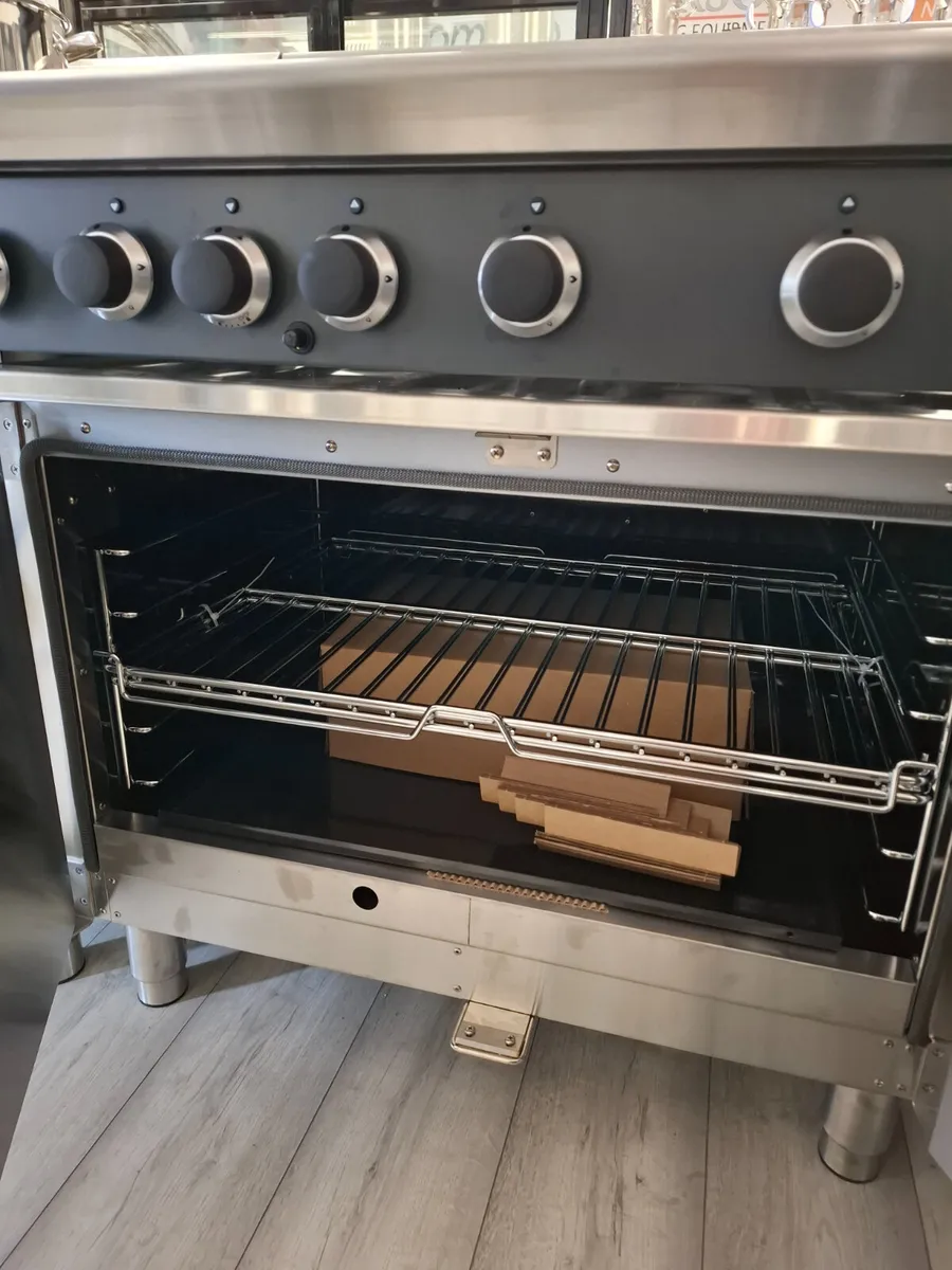 Blueseal Cobra 900mm Six Burner Gas Static Oven - Image 2