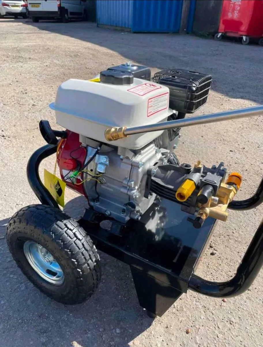BRAND NEW INDUSTRIAL USE PRESSURE WASHER - Image 2