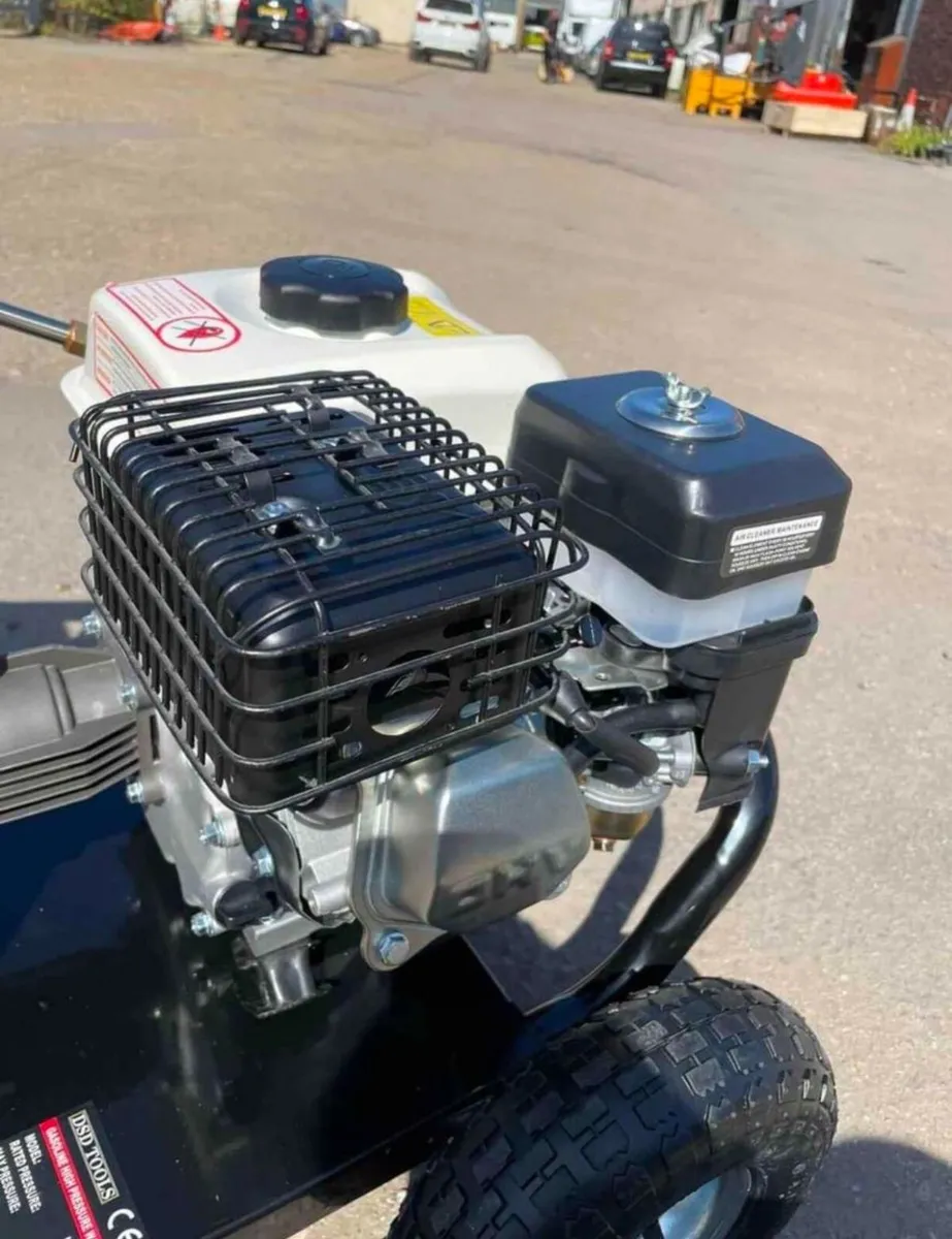 BRAND NEW INDUSTRIAL USE PRESSURE WASHER - Image 4