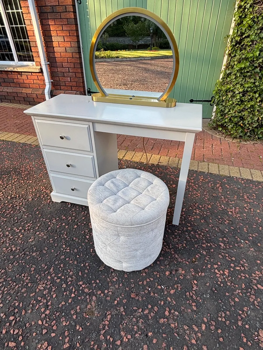 Dressing table / Vanity unit Set includes mirror - Image 3