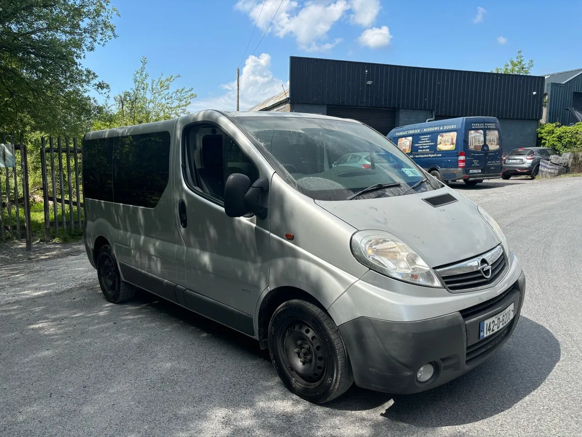 142 Opel Vivaro Doe 10/25 - Image 1