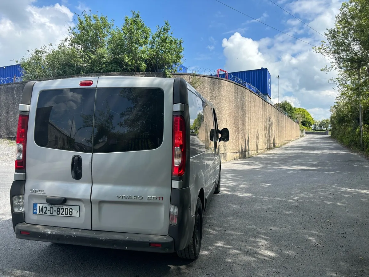 142 Opel Vivaro Doe 10/25 - Image 4