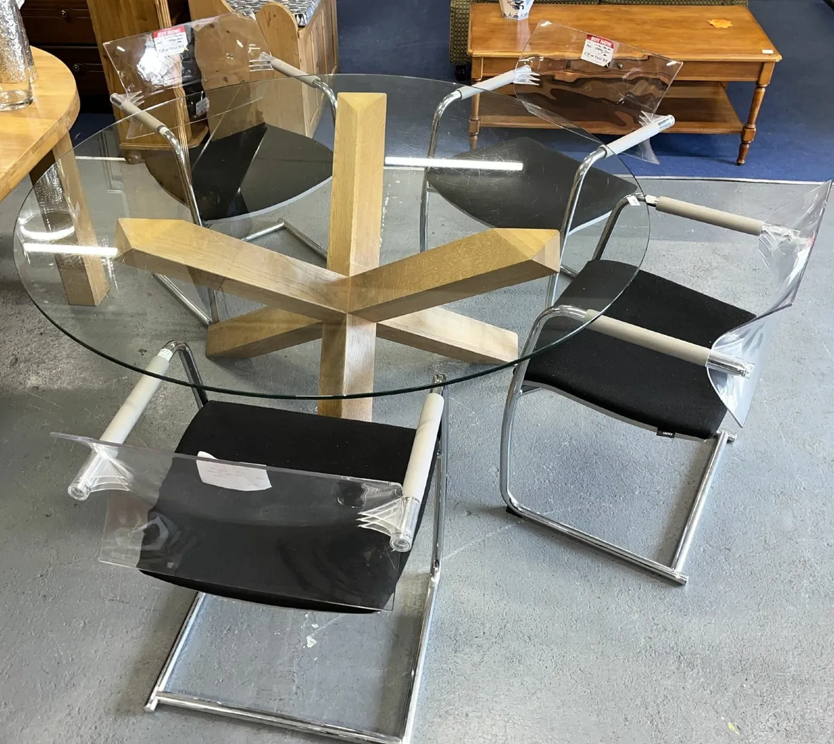 Ultra Modern Glass Dining Set - Image 4
