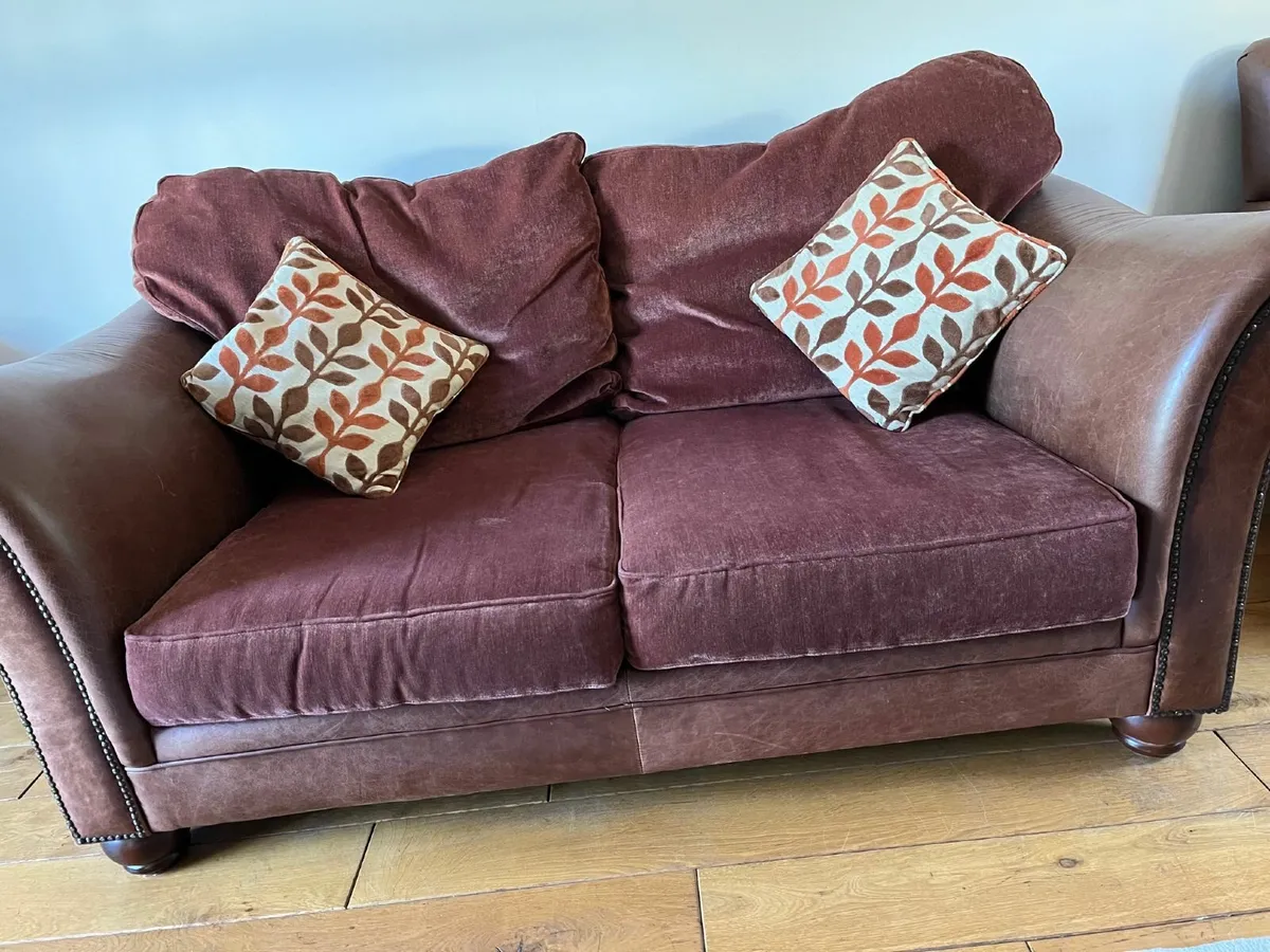 Sofa and armchairs - Image 1
