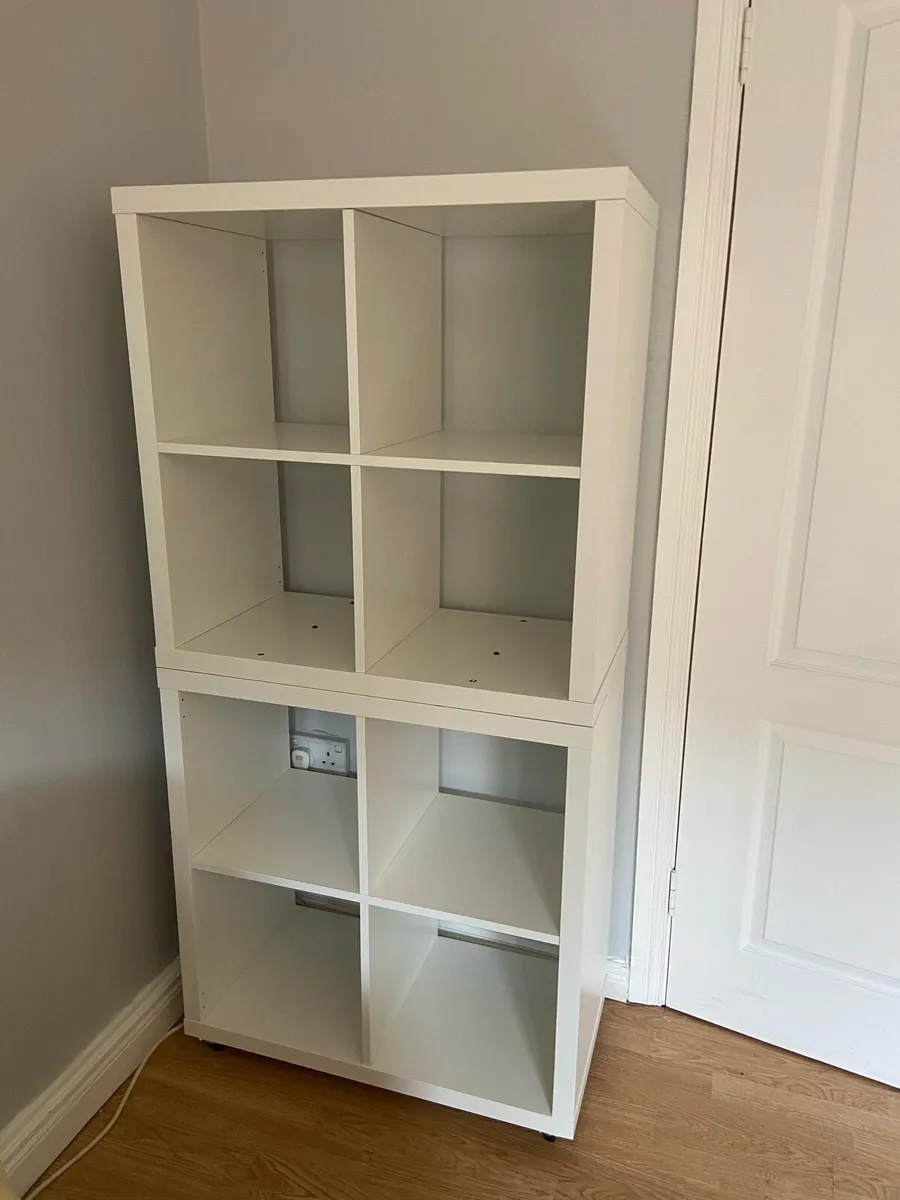Eight bay storage unit - Image 1