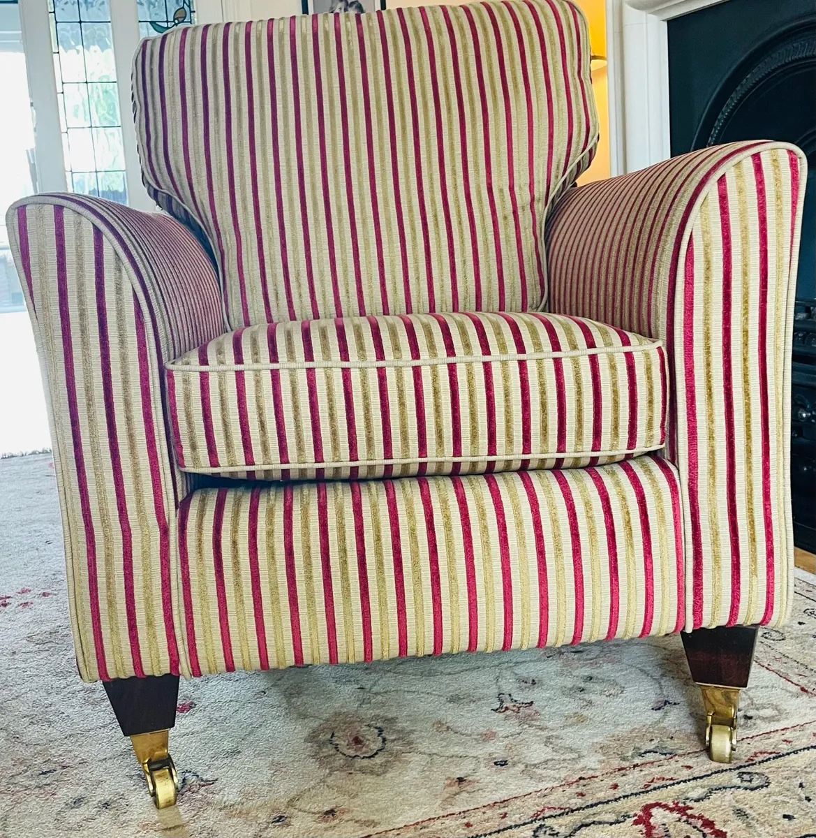 Finline Ocassional chair - Image 1
