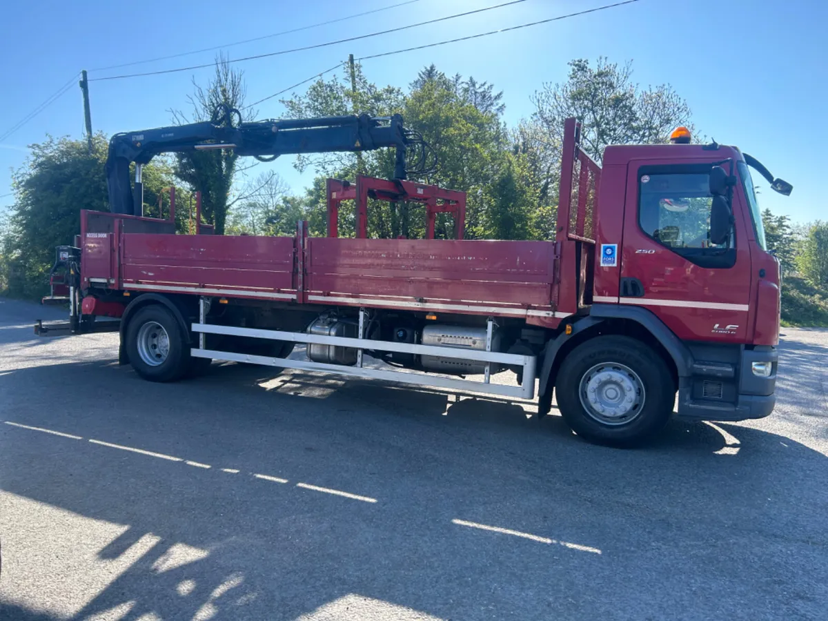 2015 Daf lf 250 18 ton flat with remote crane - Image 4