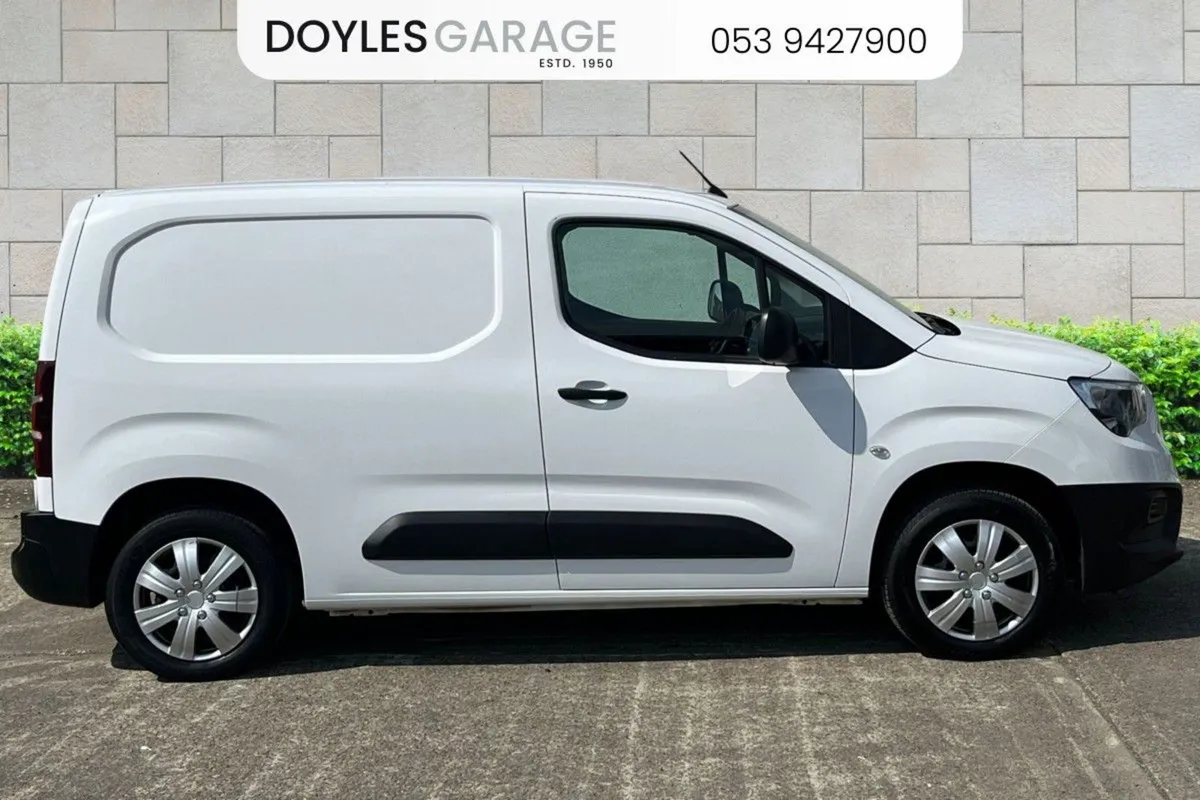 Opel Combo L1 H1 1.5 Diesel 100bhp 6 Speed  vat D - Image 2