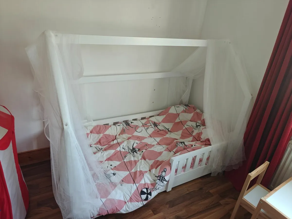 Floor bed with mattress - Image 2