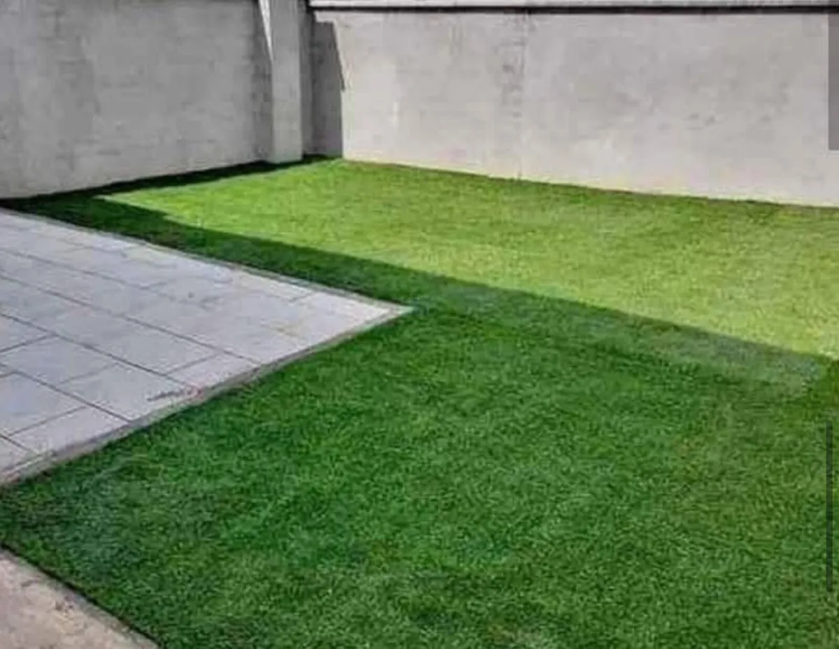 Grass 40MM artificial grass can be cut to size - Image 3