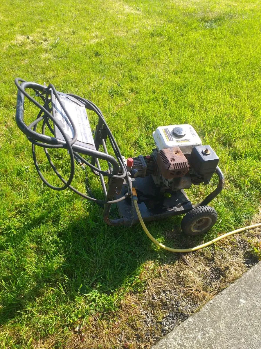 Petrol power washer - Image 2