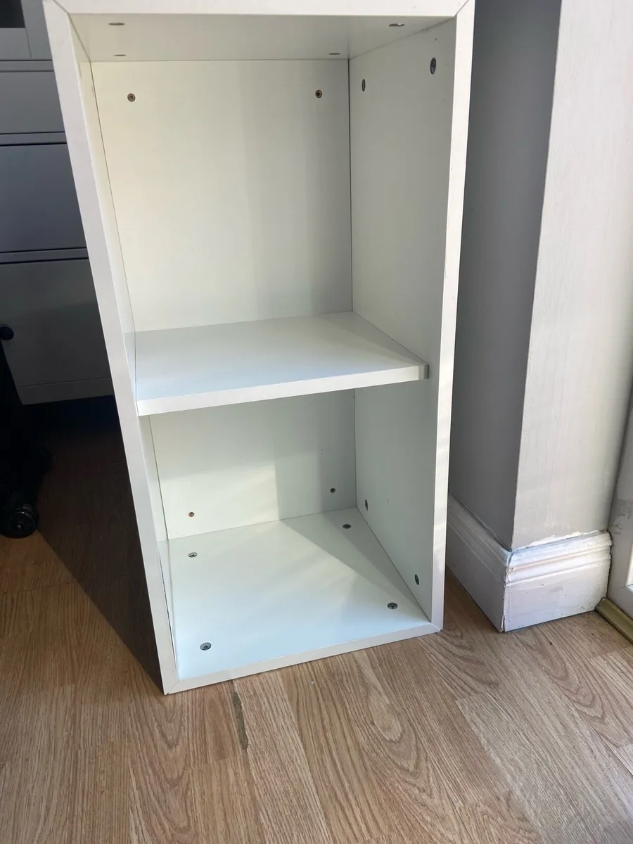 Small storage unit - Image 2