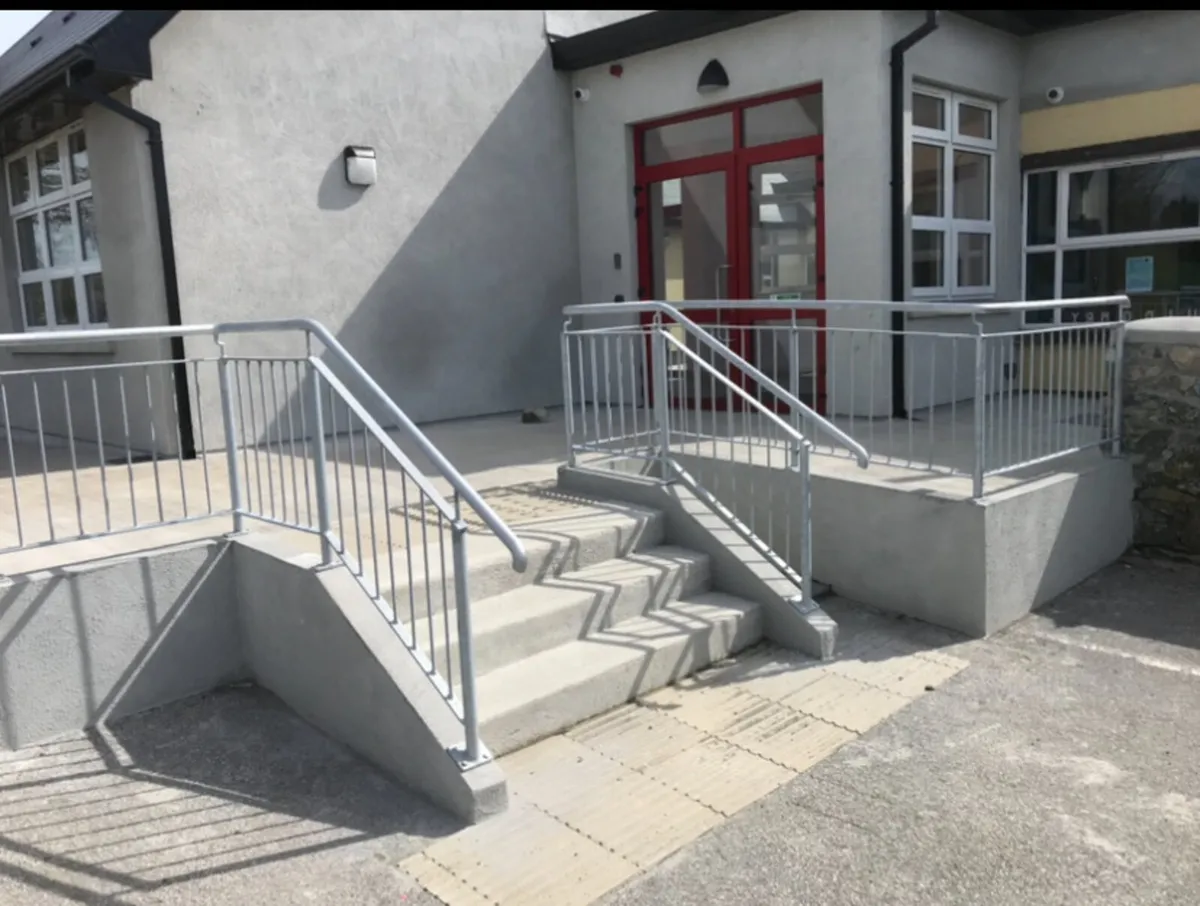 Entrance gates, railings, steel work - Image 3