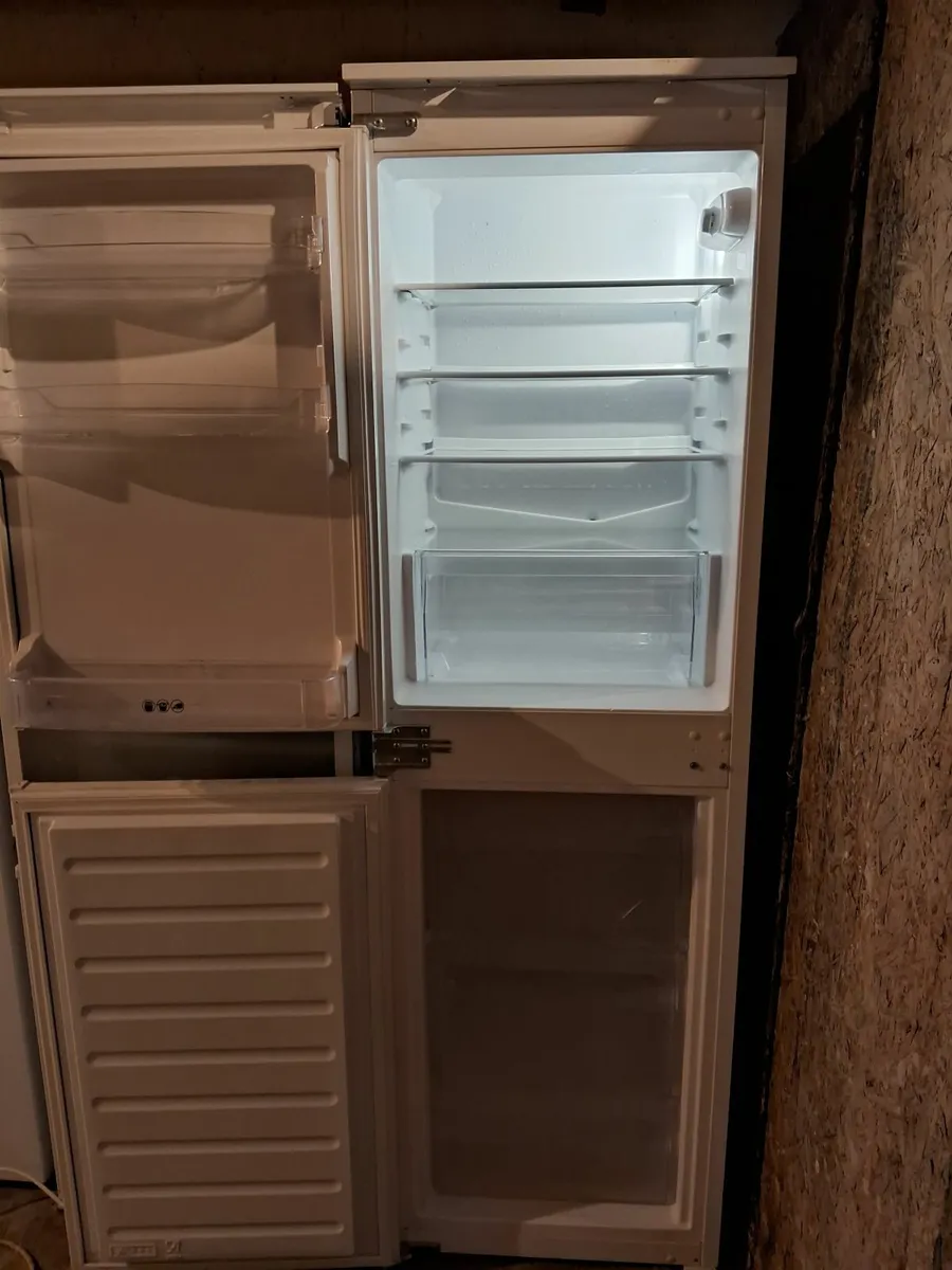 INTEGRETED FRIDGE AND FREEZER FULL - Image 2