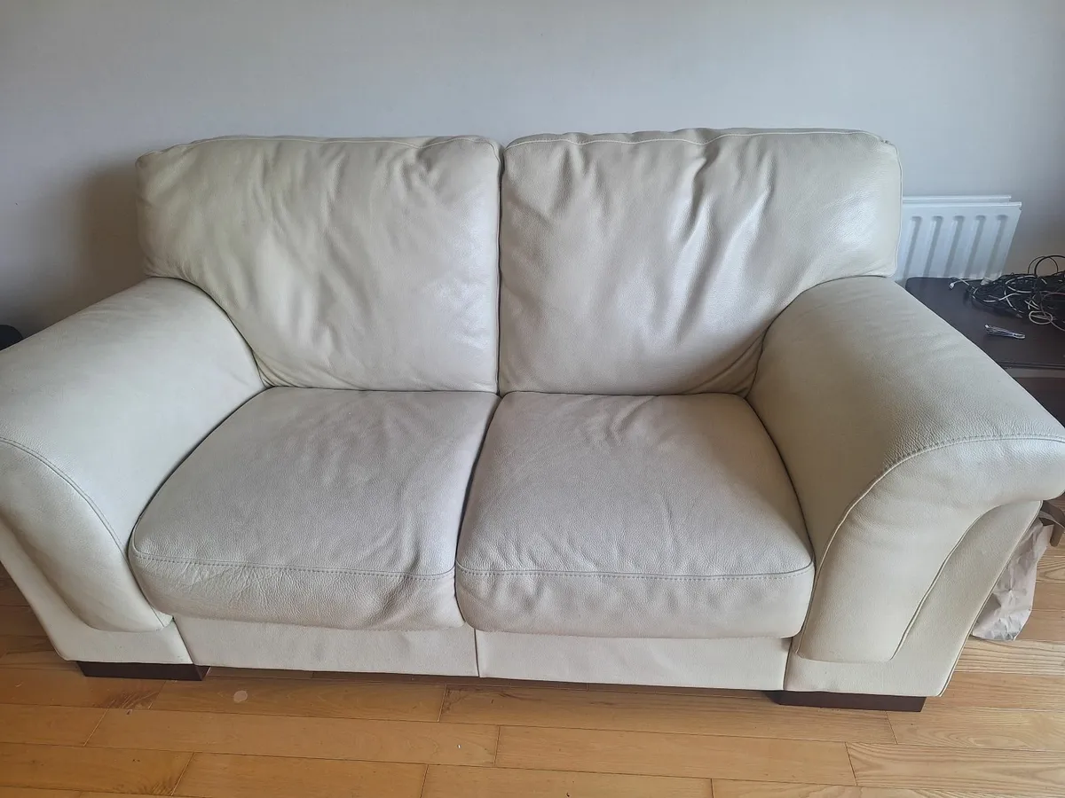 Cream three and two seater - Image 4