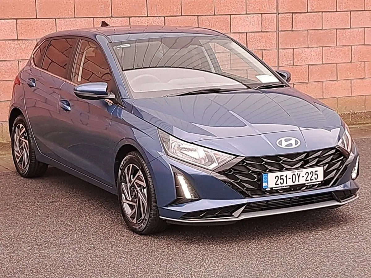 Hyundai i20 Deluxe Plus Model Automatic 1.0 Petro - Image 1