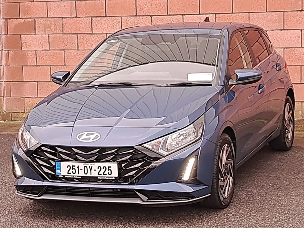 Hyundai i20 Deluxe Plus Model Automatic 1.0 Petro - Image 2