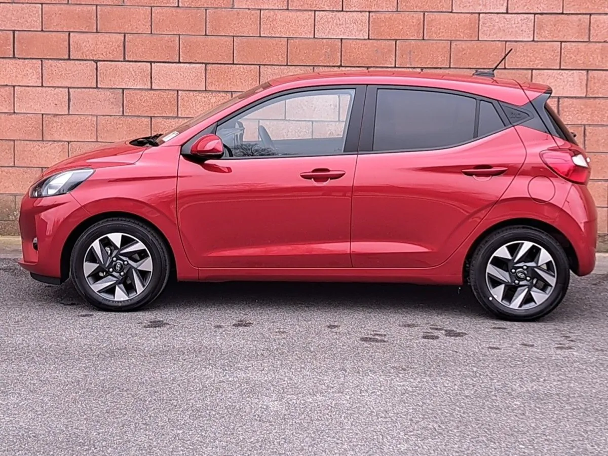Hyundai i10 Deluxe Plus Automatic 1.0 Petrol. - Image 3