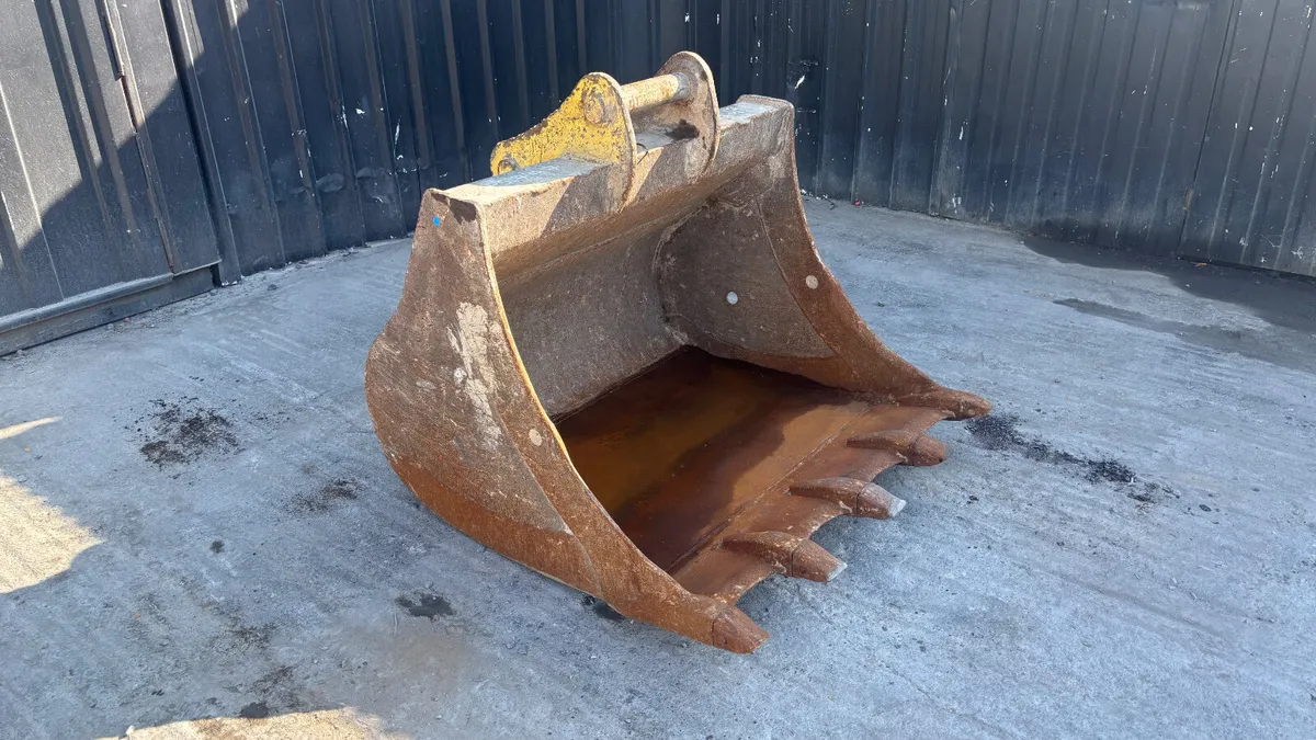 46” Excavator Bucket with 65mm Pins - Image 1