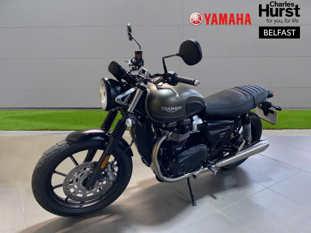 Triumph Speed Twin 900 with only 2078 Miles. - Image 4