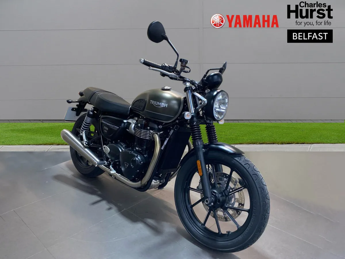 Triumph Speed Twin 900 with only 2078 Miles. - Image 3