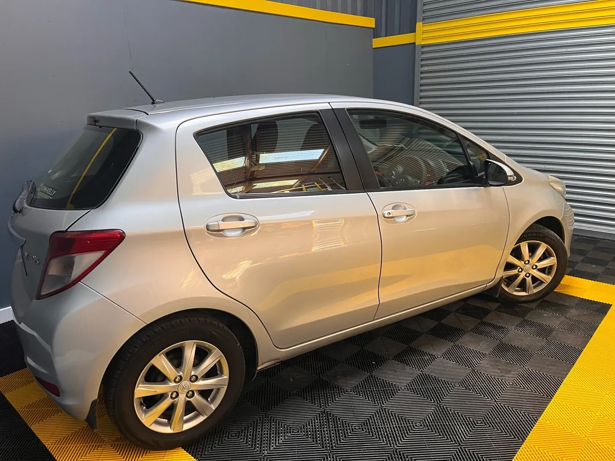 TOYOTA YARIS - Image 4