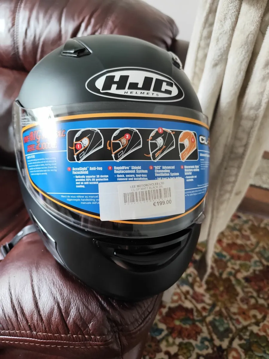 HJC Motorbike Helmet - Image 1