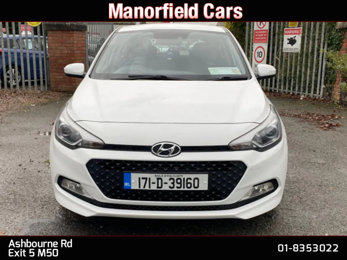 2017 Hyundai i20 Deluxe Auto 1.4 Petrol 5dr - Image 3