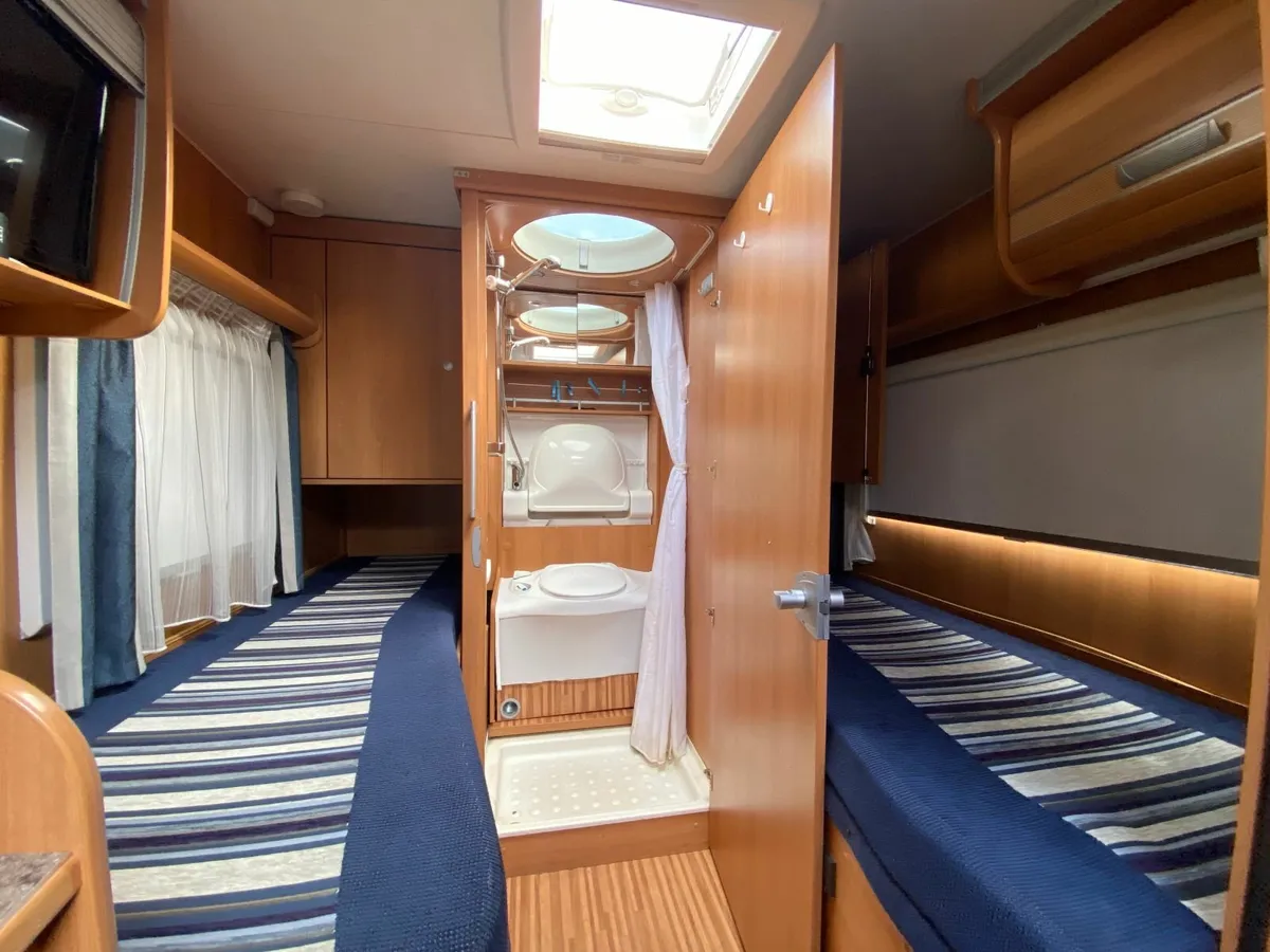 2011 Dethleffs Globebus Fixed Bed Motorhome - Image 4