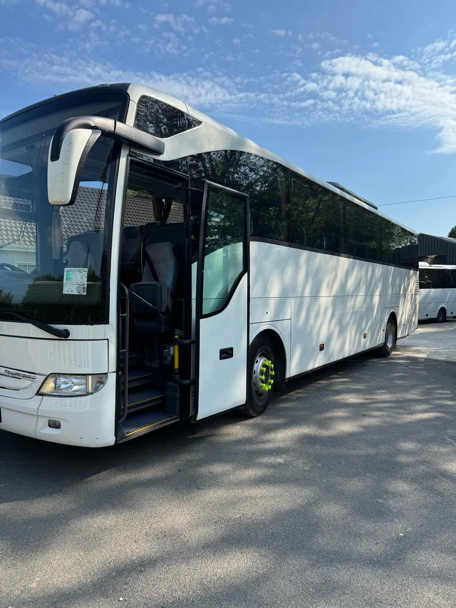 Bus - Image 2