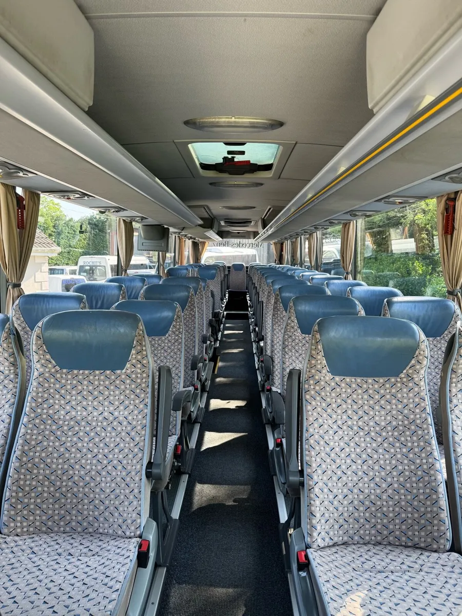 Bus - Image 4
