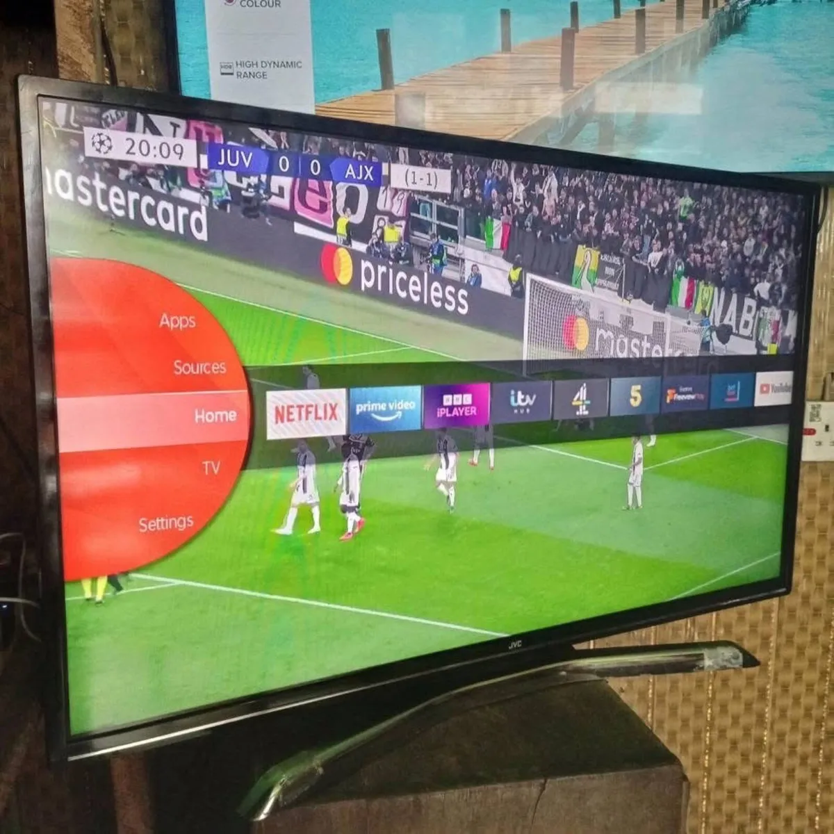 50”JVC SMART TV UHD 4K with stand&remote. Like new