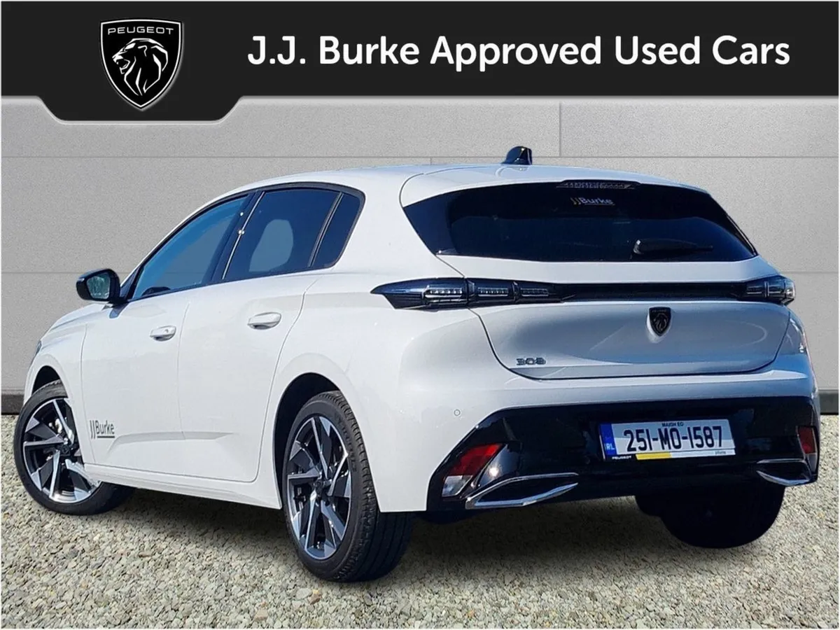 Peugeot 308 Allure 1.2 136 Hybrid - Image 4