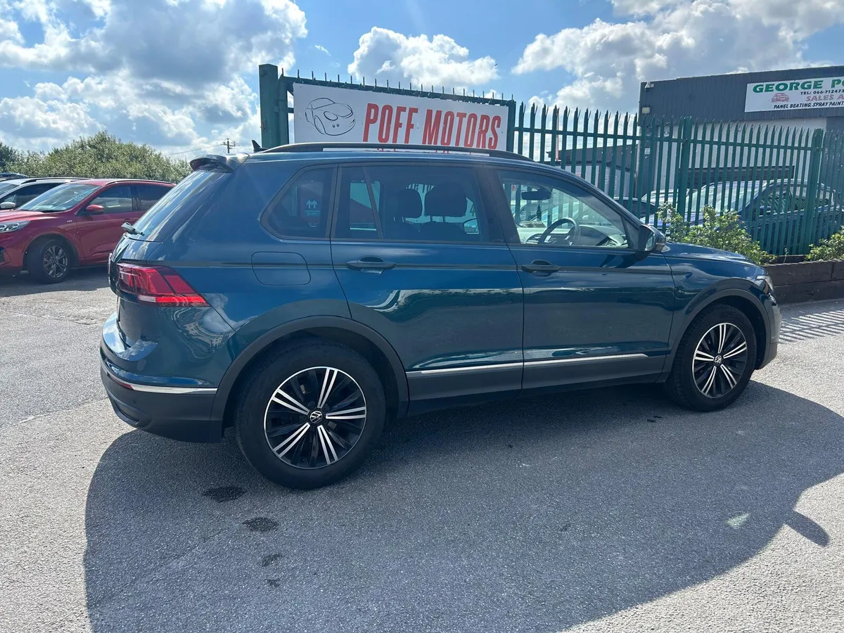 Volkswagen Tiguan 2022 - Image 4