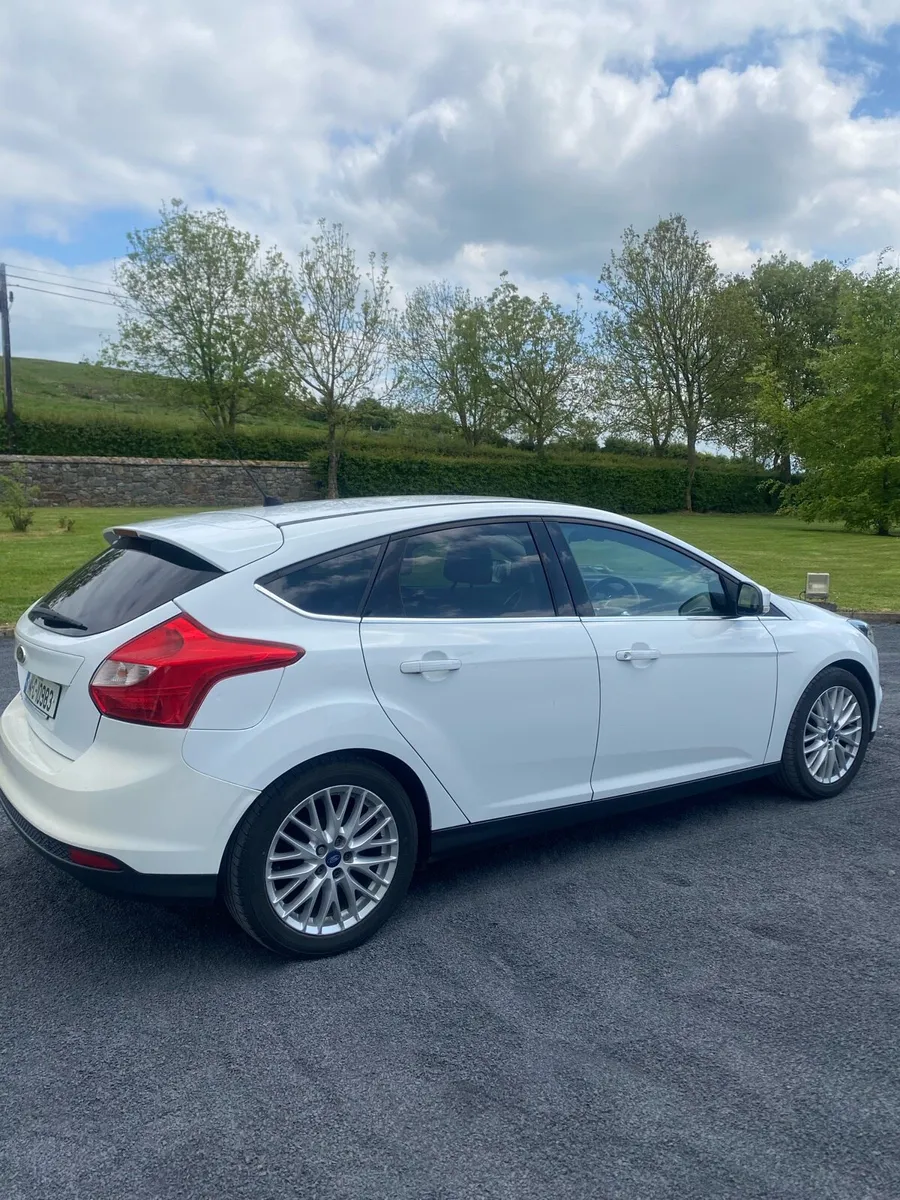 Ford Focus 2014 - Image 2