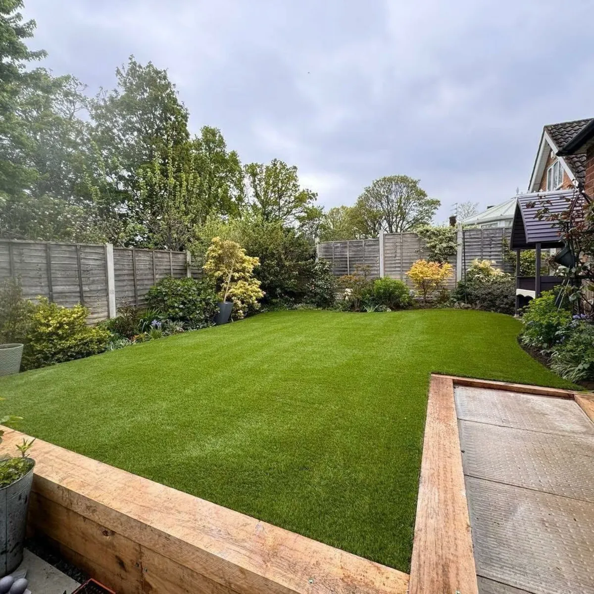 Free Delivery 40mm Artificial Grass - Image 1
