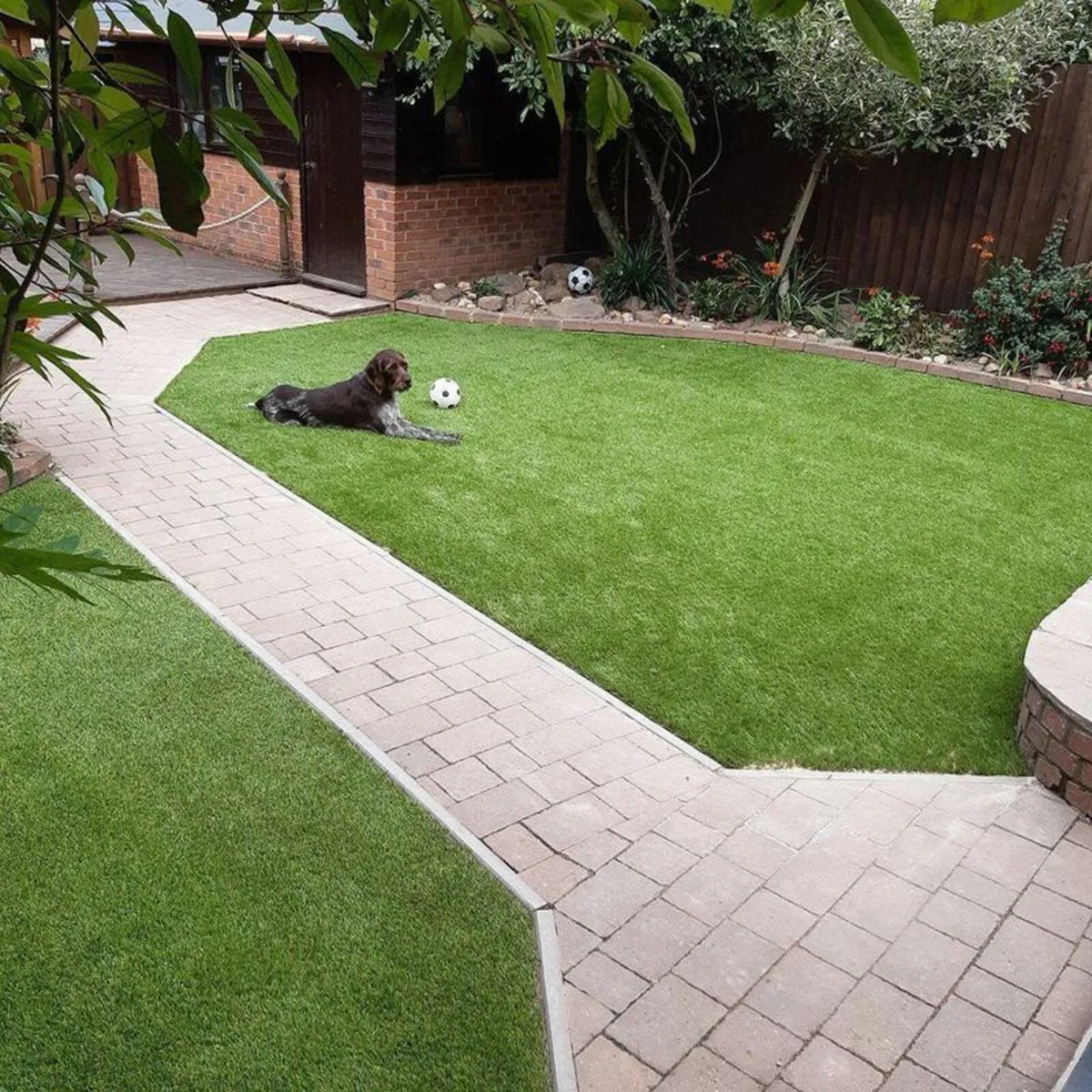 Free Delivery 40mm Artificial Grass - Image 4