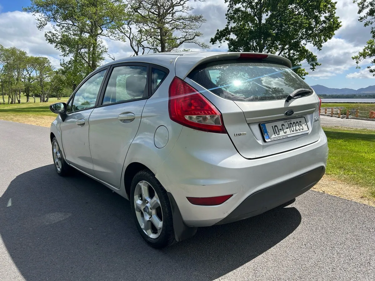 2010 Ford Fiesta.. Long NCT & Tax - Image 4