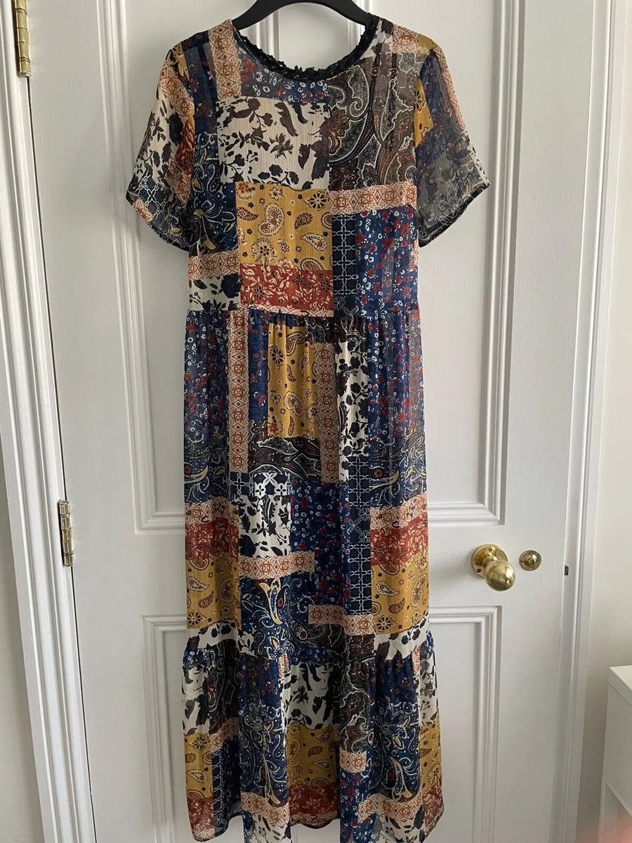 Gorgeous Summer Dress: Size 10 - Image 2