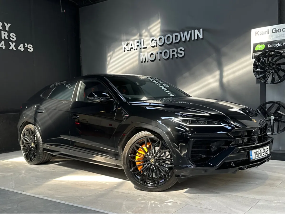 URUS S E-HYBRID AWD 800 BHP - Image 1