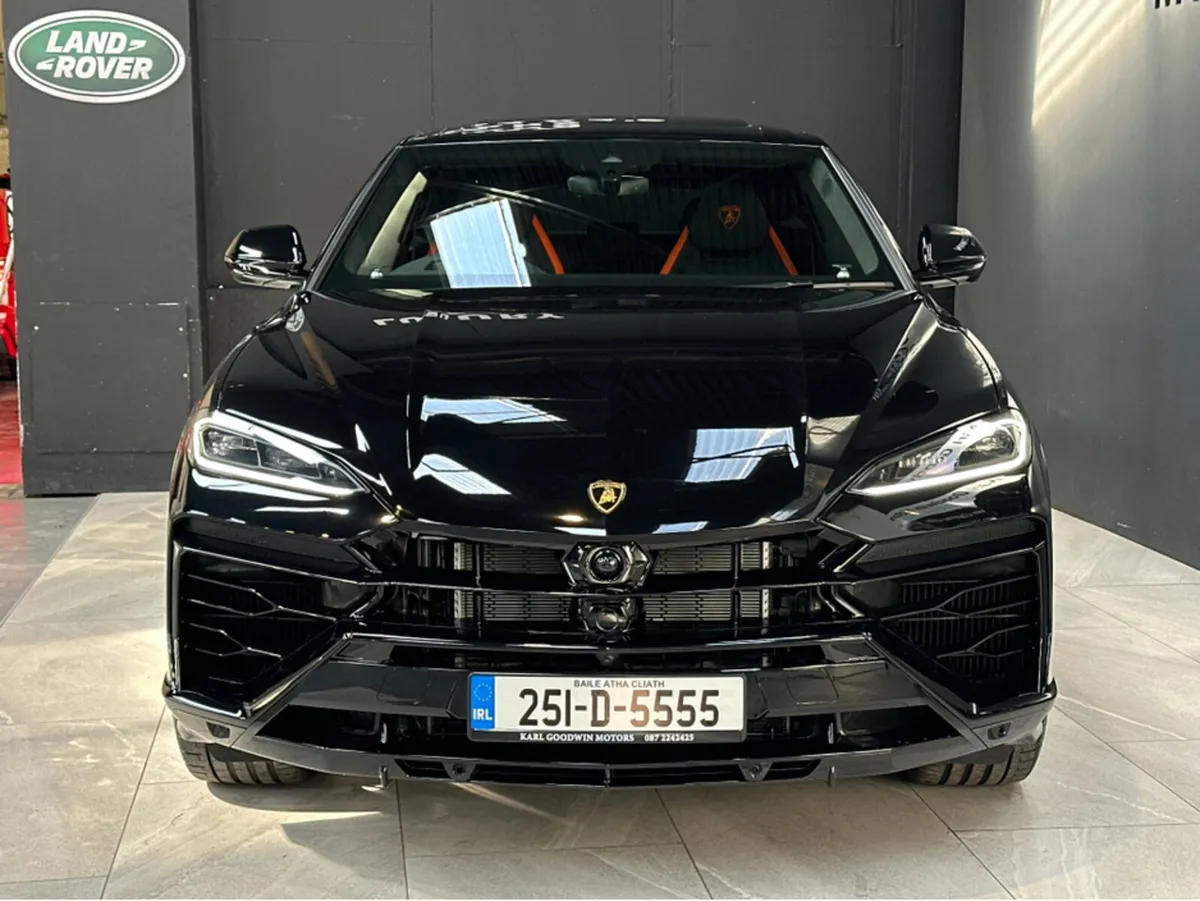 URUS S E-HYBRID AWD 800 BHP - Image 2