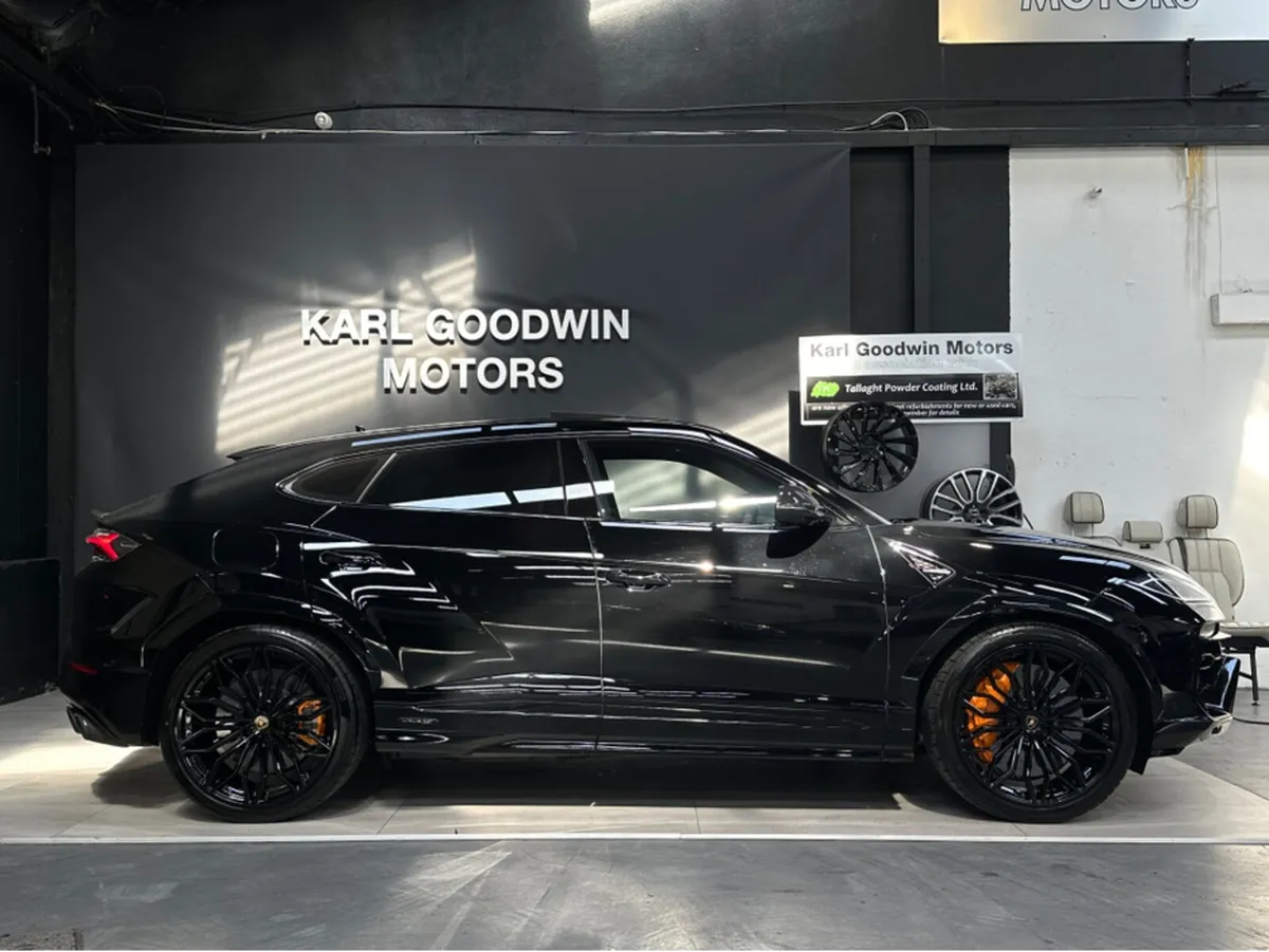URUS S E-HYBRID AWD 800 BHP - Image 4