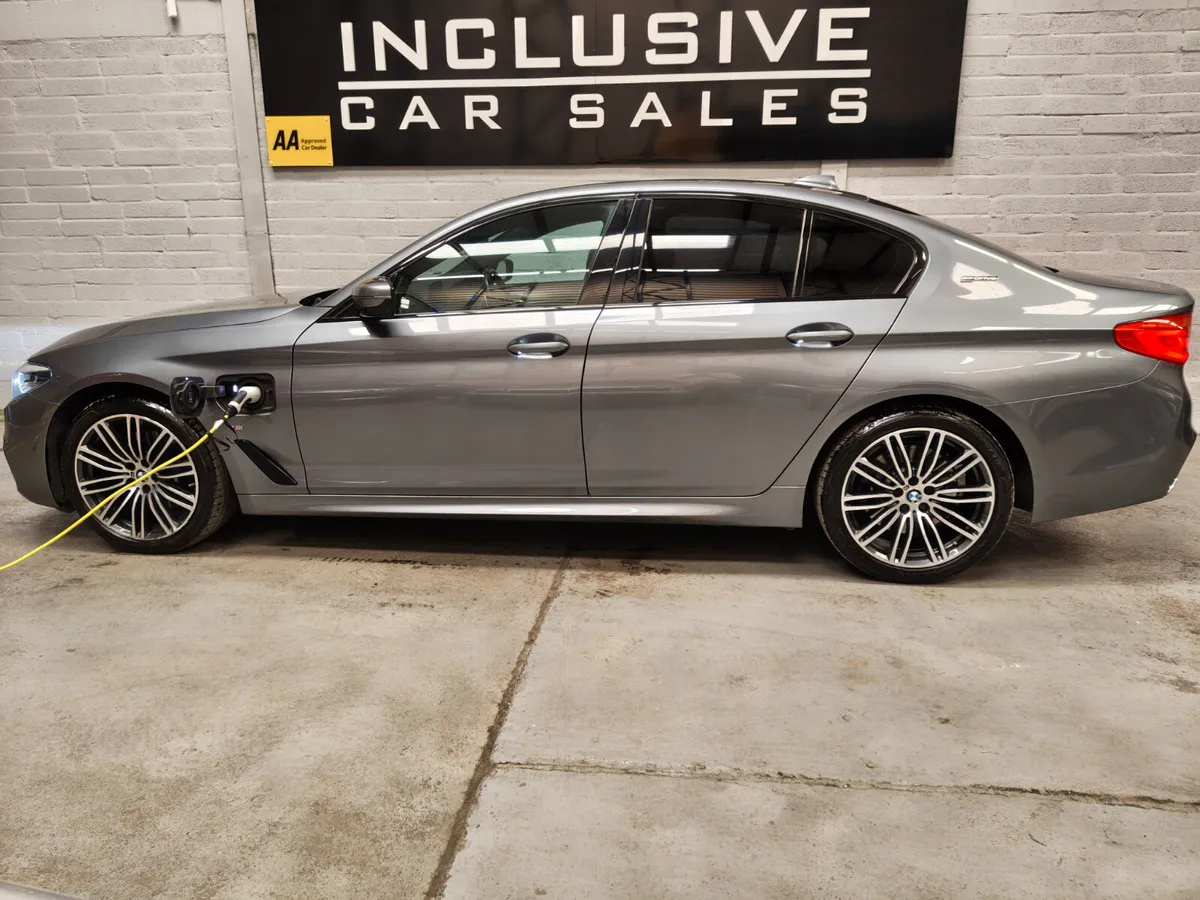 BMW 5-Series 2019 530E M SPORT SPEC AUTO - Image 4