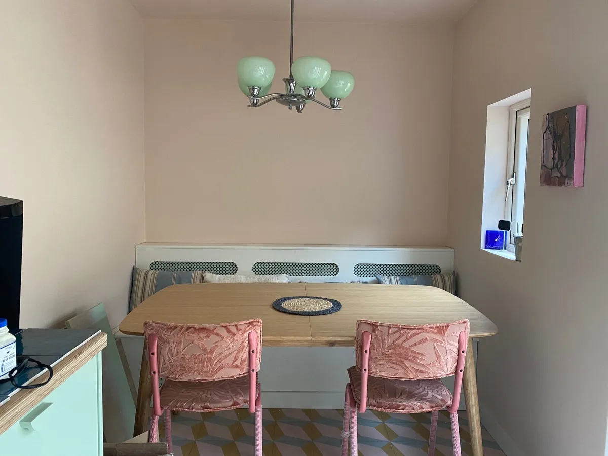 Dining table -Extendable - Image 1